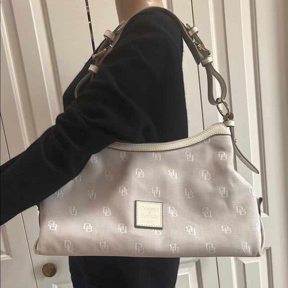 Dooney & Bourke White Shoulder Bag - Picture 12 of 13